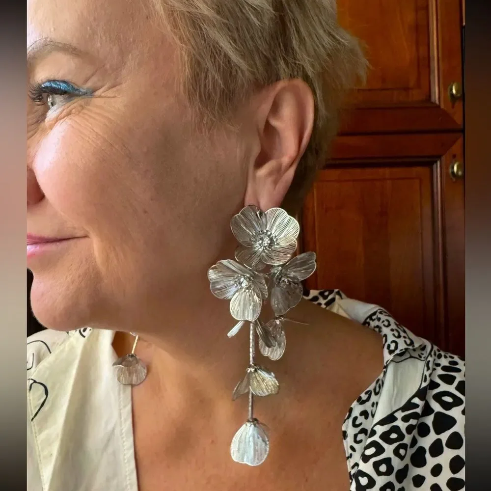 Zara Kate Middleton Famous Cascading Floral Earrings - Picture 3 of 17